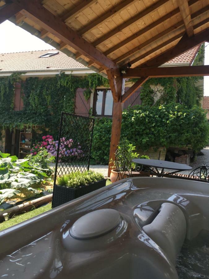 Balleville Gite De Solama Avec Spa מראה חיצוני תמונה